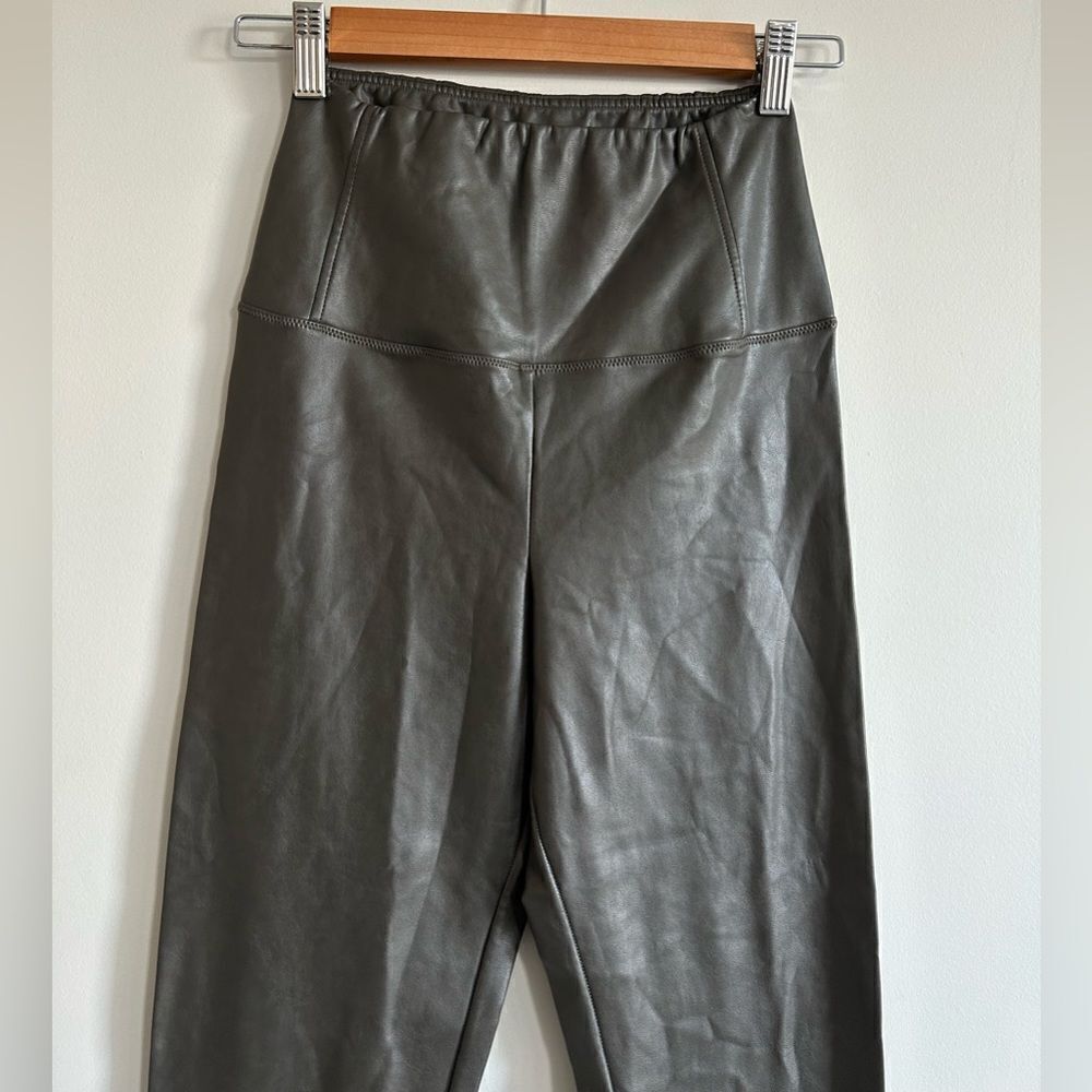Aritzia Wilfred Free Daria High Rise Leggings - Picture 5 of 10